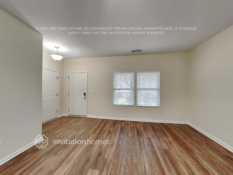 Building Photo - 1052 Sapphire Dr