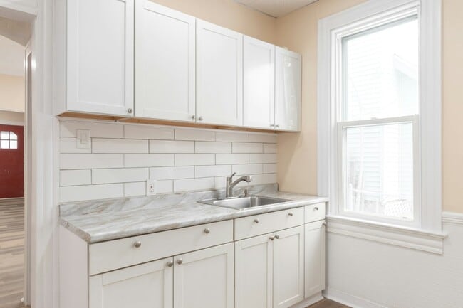 Building Photo - 3794 W 38th St
