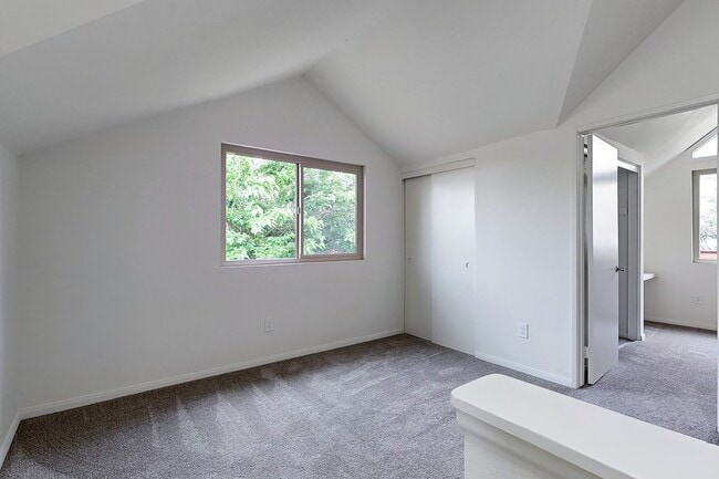 Building Photo - San Carlos West 2story with Canyon Views 5...