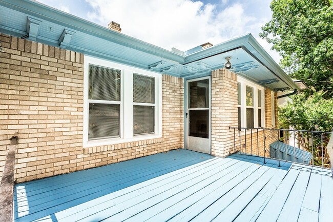 Building Photo - 5420 Miller Ave