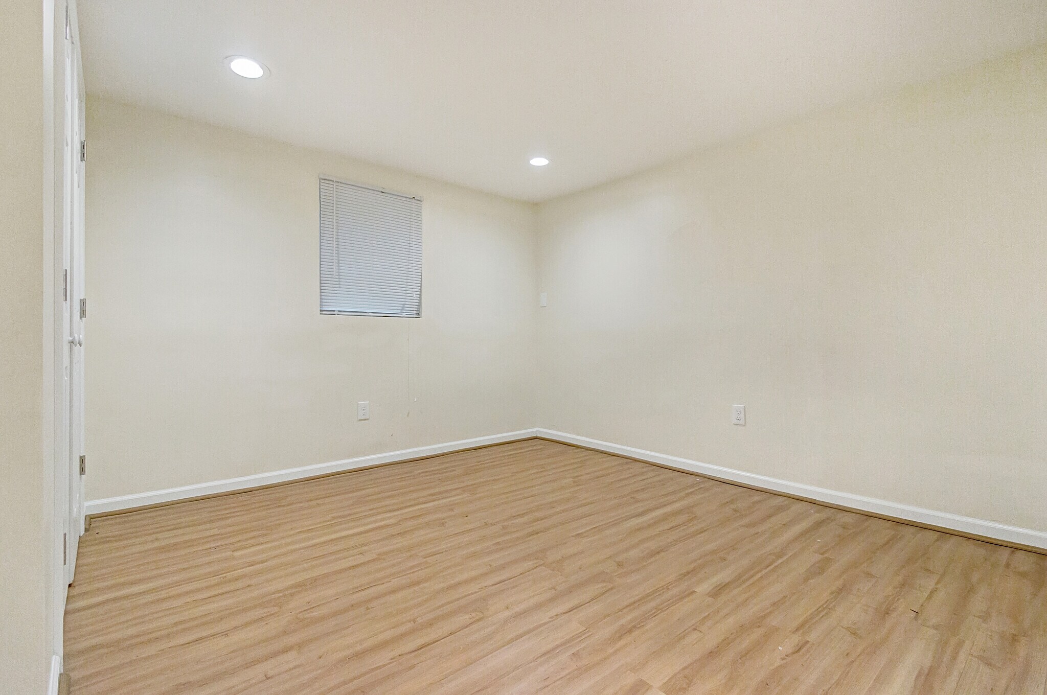 Building Photo - 9085 Autoville Dr