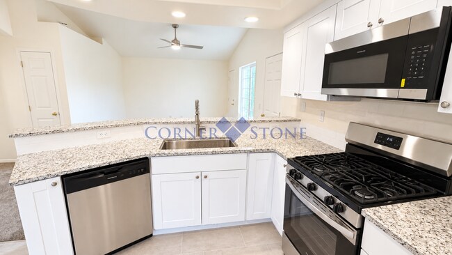 Building Photo - 807 E Cottage Ave