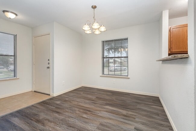 Building Photo - 1521 Wheatfield Ct