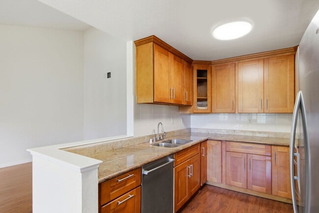 Building Photo - 479 Costa Mesa Terrace