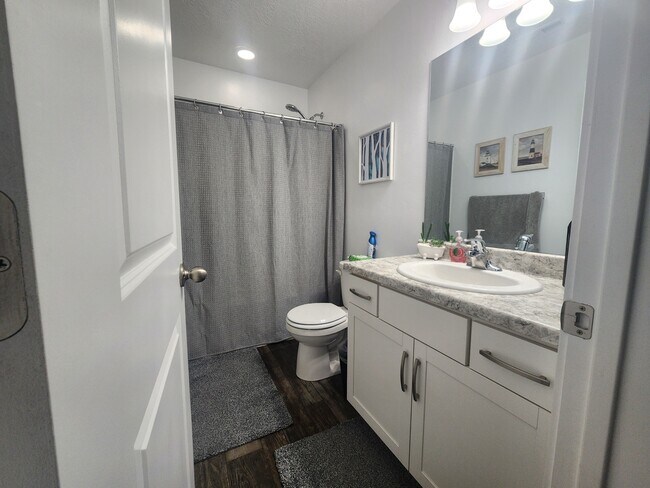 Building Photo - 14928 Messi St