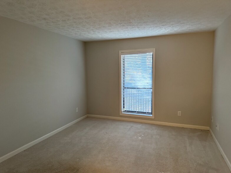 Building Photo - 305 Dunbar Dr