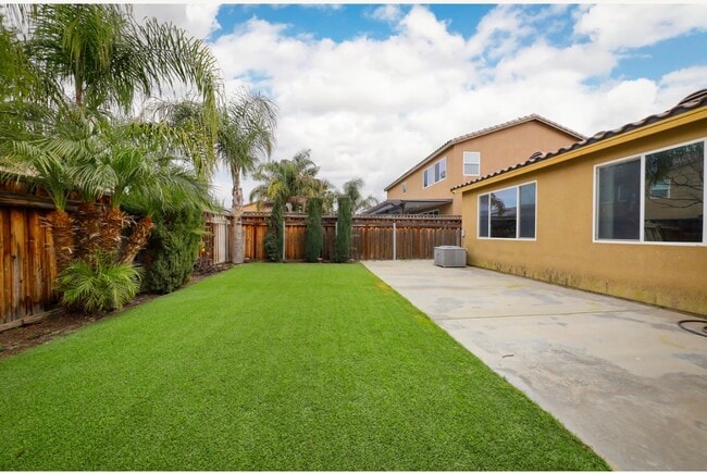 Building Photo - 5900 Warren Ridge Dr