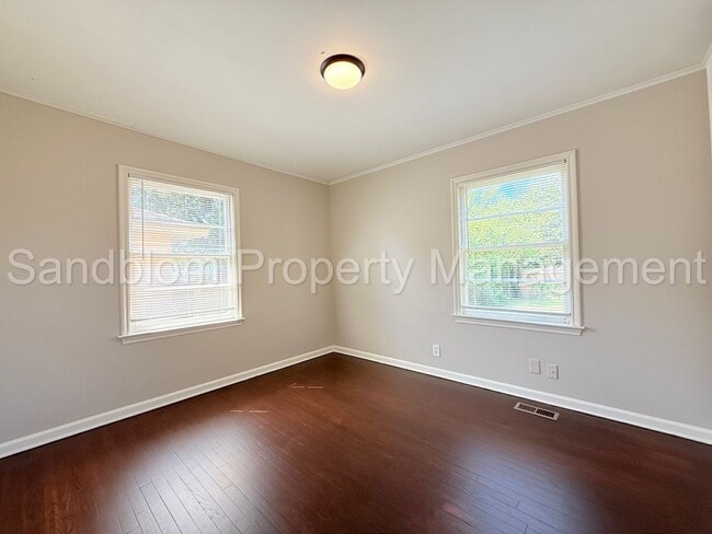 Building Photo - 2614 S Urbana Ave