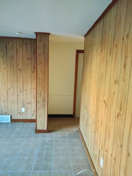 Building Photo - 39 Ives Ct