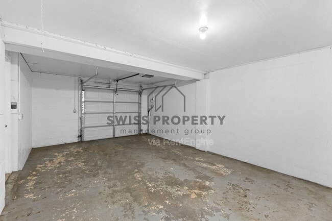 Building Photo - 6406 Dalewood Rd