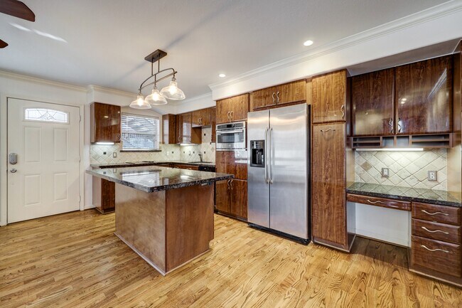 Building Photo - 1449 Heights Blvd