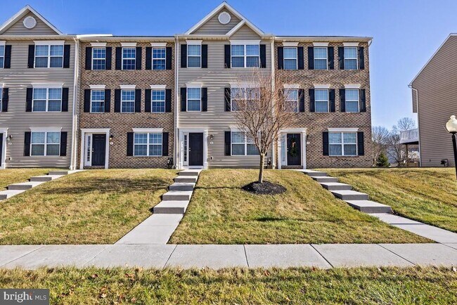 Building Photo - 112 Breezewood Dr