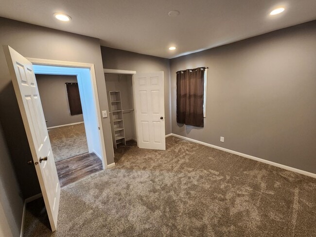 Building Photo - Remodeled 3-4 bedroom 2 bath house