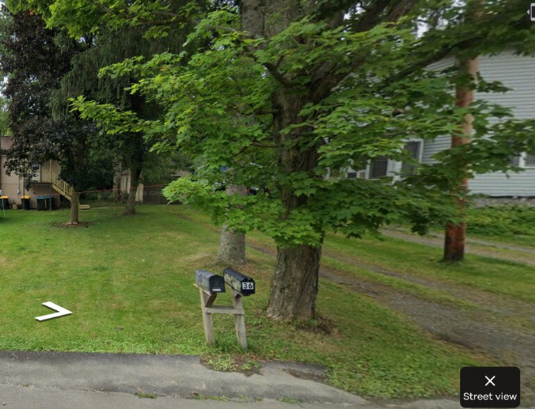 Building Photo - 36 Henry St