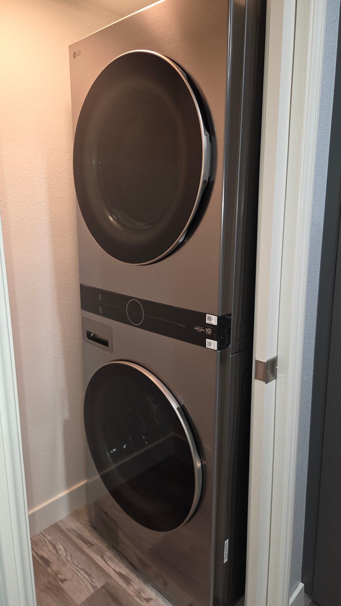 Laundry - 21620 Burbank Blvd