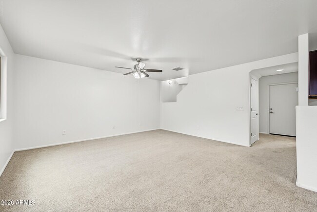 Building Photo - 6135 E Paradise Ln