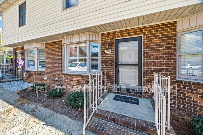 Building Photo - 1933 Ebenezer Rd