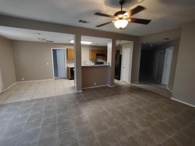 Building Photo - 1613 Wavecrest Dr