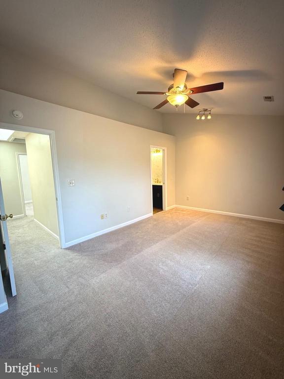 Building Photo - 110 Lakeview Ct