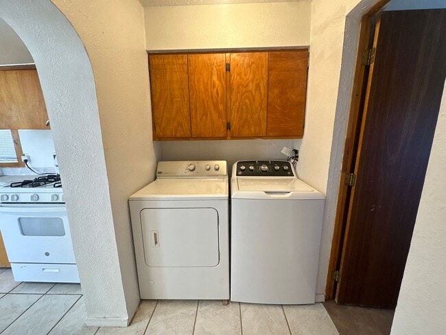Building Photo - 2 bedroom 1 bathroom house for rent in Blanco