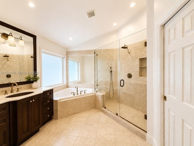 Building Photo - 2616 Oakbrook Ct