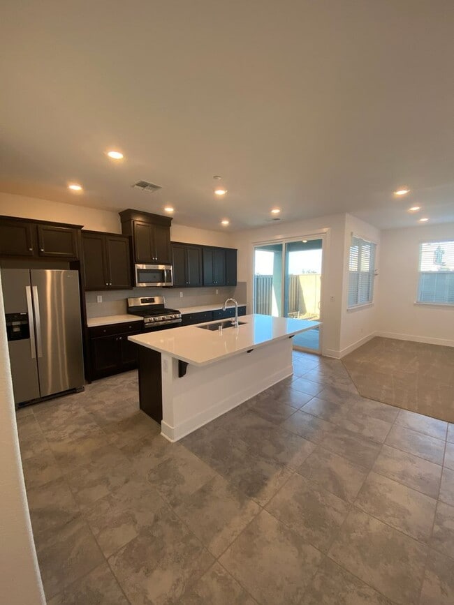 Building Photo - Single Story Home in Whitney Ranch with Ow...