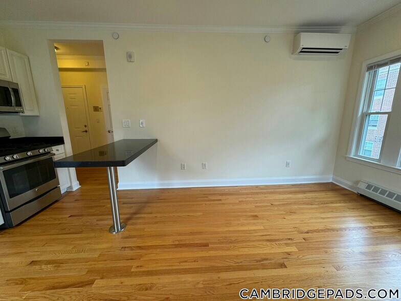Building Photo - 65 Langdon St