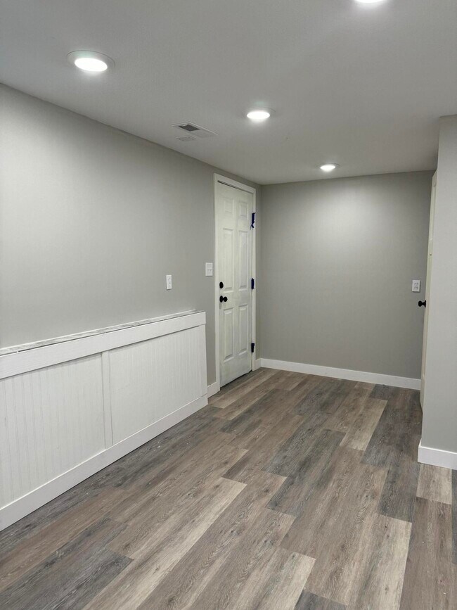 Building Photo - 3405 Balboa Ln