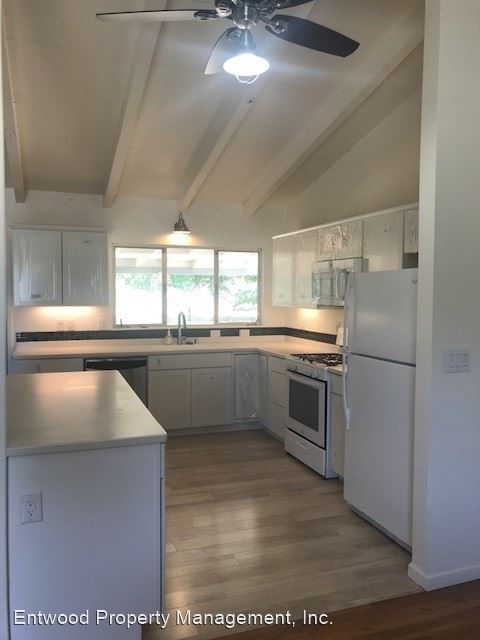 Building Photo - 4 br, 2 bath House - 2650 Cactus Avenue