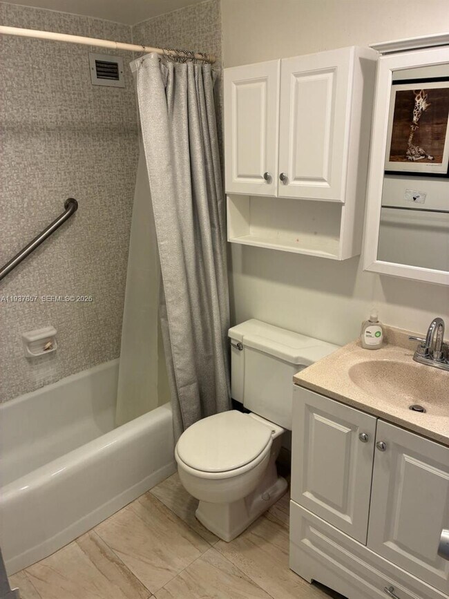 Building Photo - 10185 Collins Ave