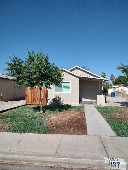 Primary Photo - 137 S Ash Ave