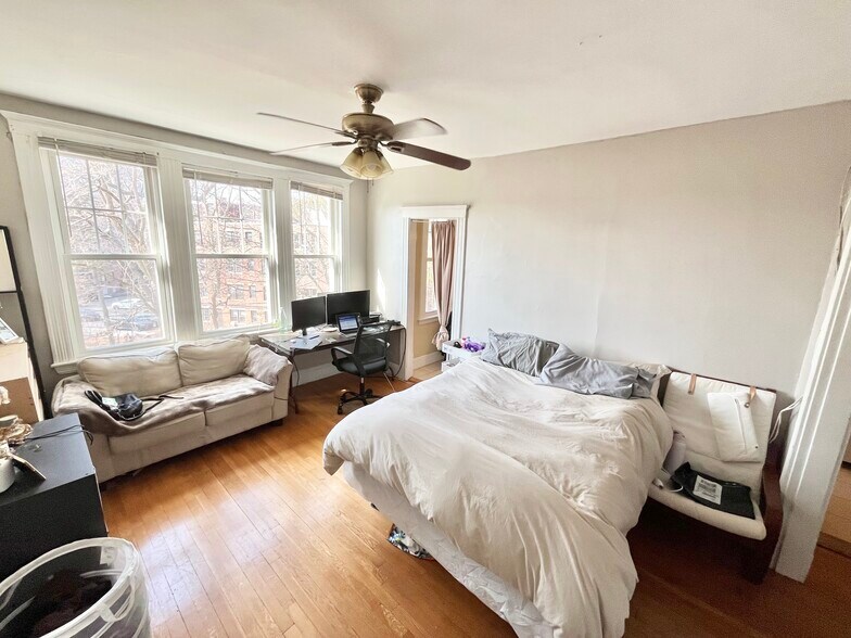 Building Photo - 32 Sidlaw Rd