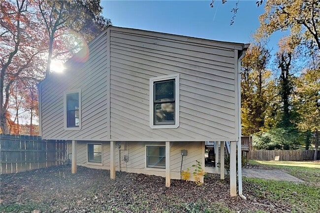 Building Photo - 3021 Wendy Ln