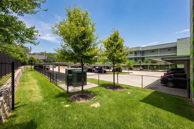 Building Photo - 4004 Banister Ln