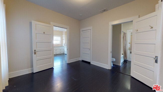 Building Photo - 427 Sunset Ave