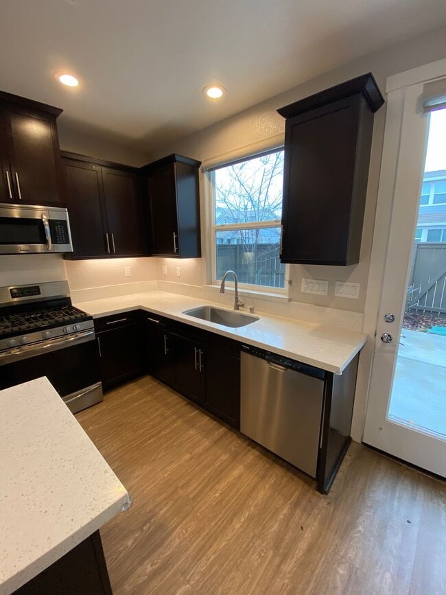 Building Photo - 3–4 Bedroom Solar Home in Rocklin – Office + Loft | Available Now
