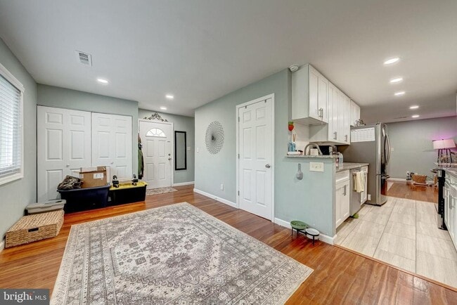 Building Photo - 300 Reneau Way