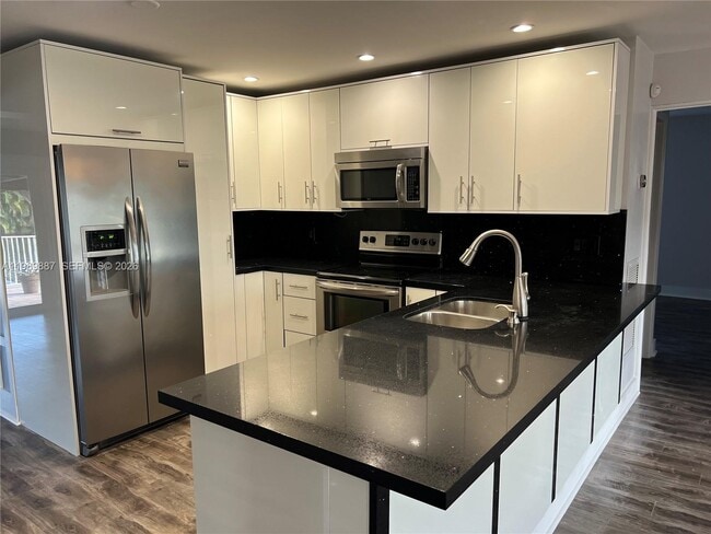 Building Photo - 2713 Sherman St