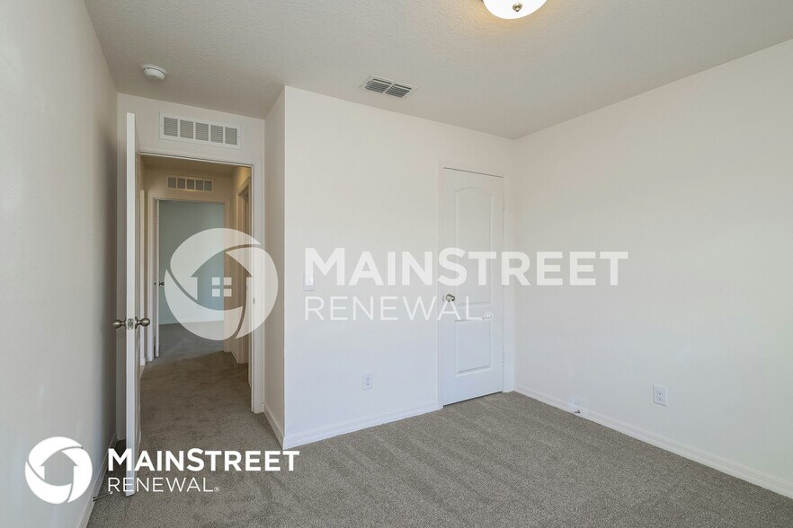 Building Photo - 1499 Swan Lake Cir