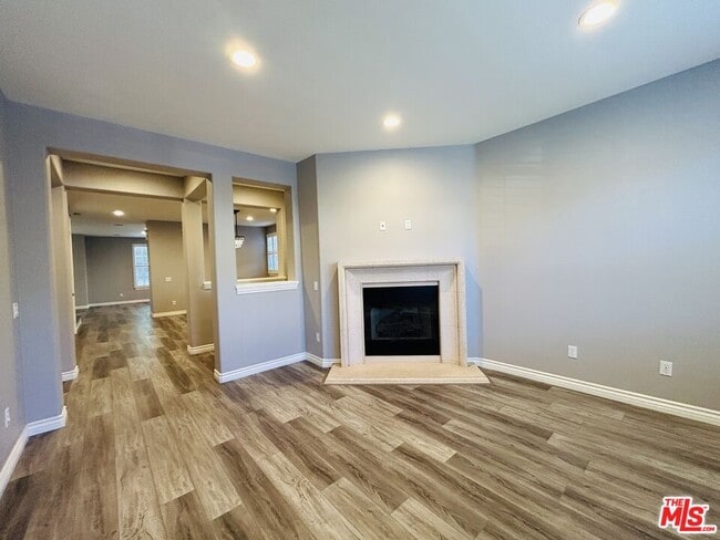 Building Photo - 4701 Luna Ct