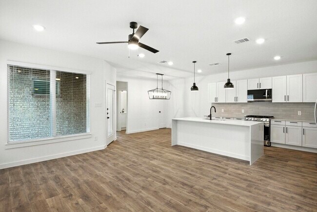 Building Photo - 1864 Dry Cherry Ln