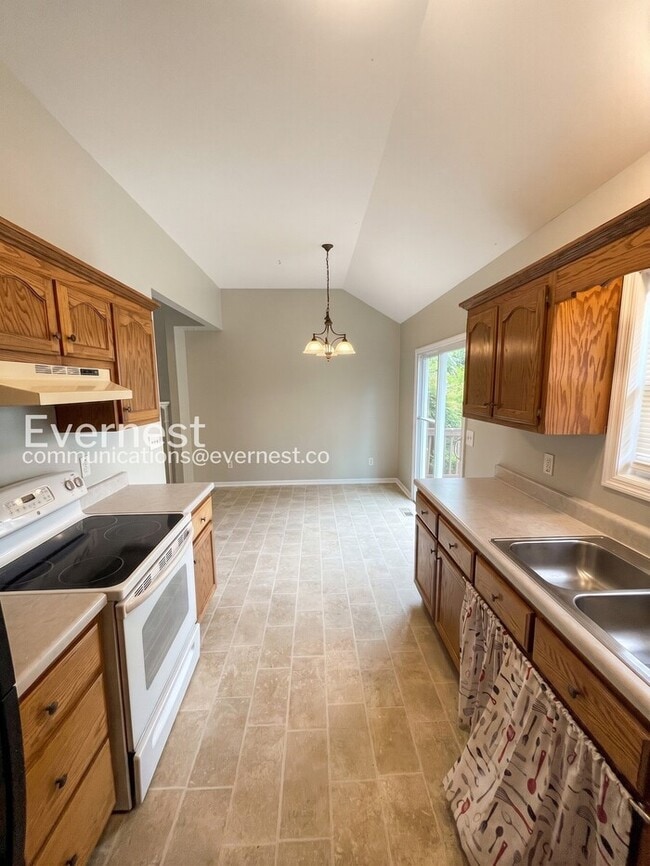 Building Photo - 901 Avery Green Ct