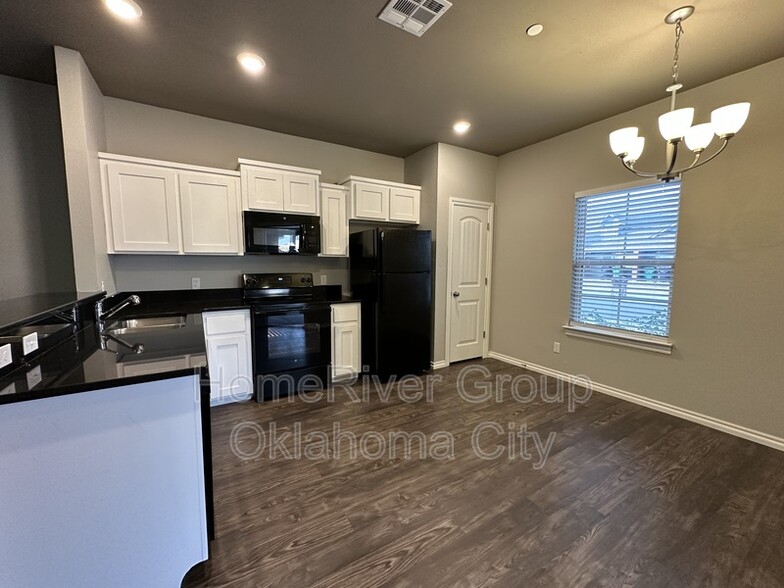 Building Photo - 920 SW 91st St
