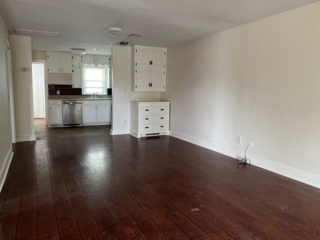 Building Photo - 1601 NW Bell- AVAILABLE NOW!