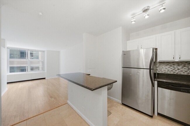 Building Photo - 777 N Michigan Ave