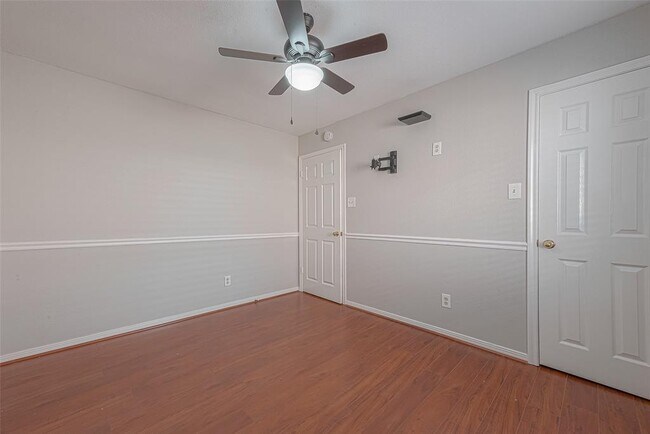 Building Photo - 2919 Pepperwood Dr