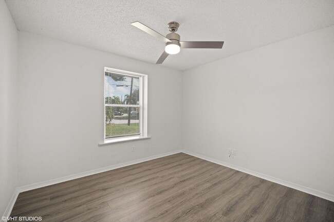 Building Photo - 3438 SW Martin St