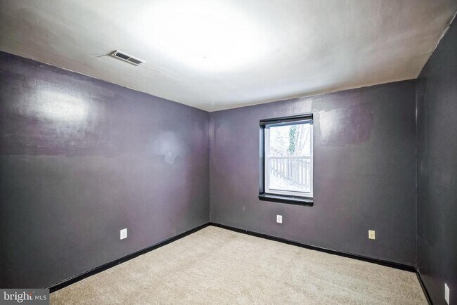 Building Photo - 16080 Deer Park Dr