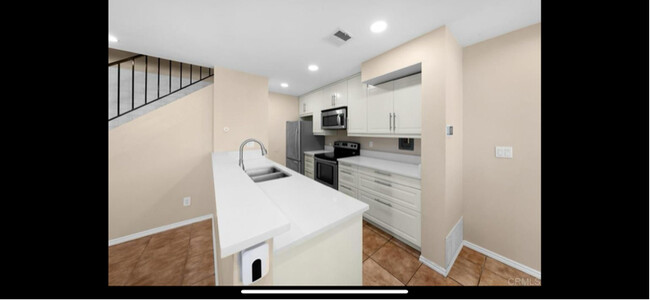 Building Photo - 9856 Buena Vista Ave