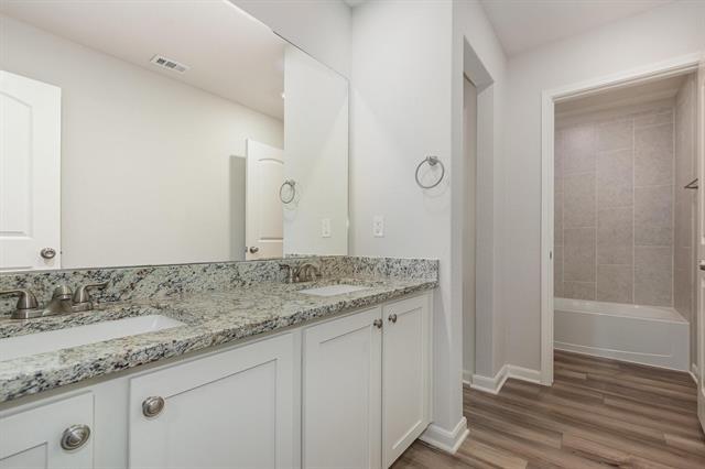 Building Photo - 2120 Dakota Dr